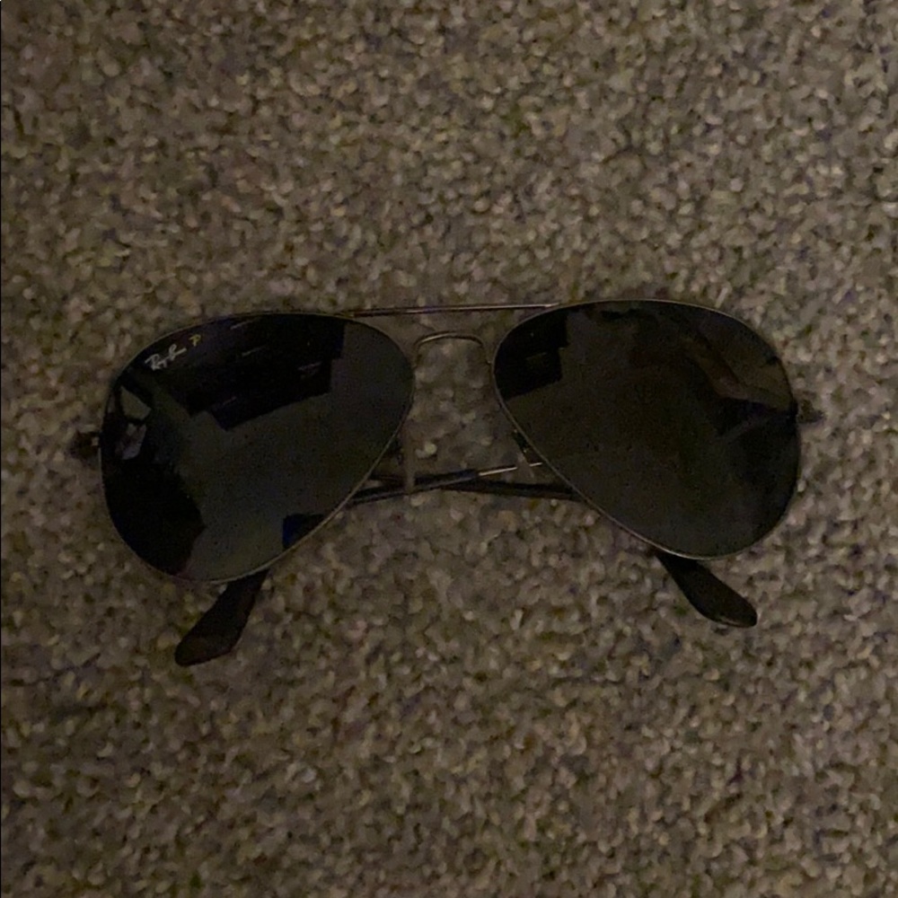 Black ray ban aviator sunglasses with case!
